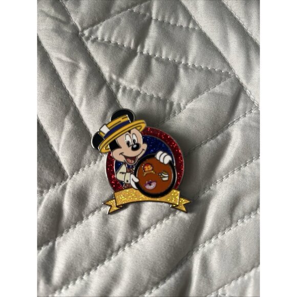 Walt Disney Mickey Mouse 25 Years Of Pin Trading Celebration Pin New - Picture 1 of 2
